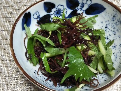 夏バテ対策に♪布海苔と大葉ときゅうりの酢の物☆